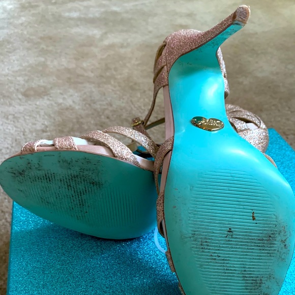 Shoe - Picture 4 of 5